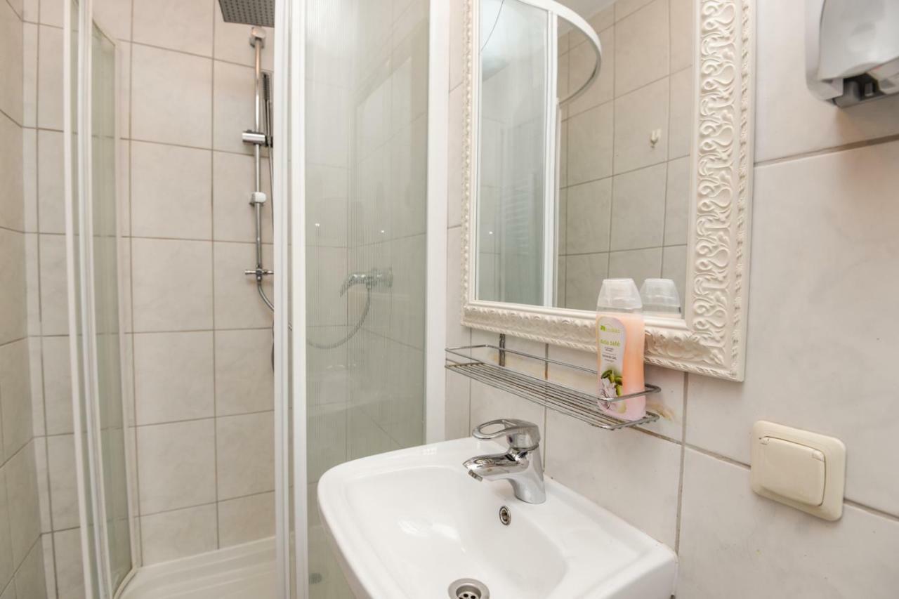 פלאנגה Columba Livia Guesthouse מראה חיצוני תמונה
